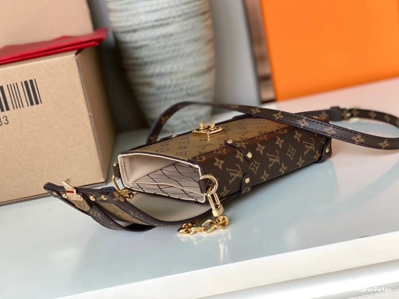 VERTICAL VUITTON TRUNK POCHETTE LOUIS 0711